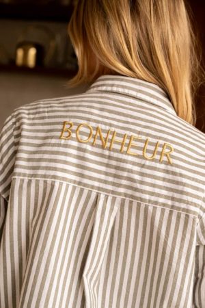 Chemise sur ceintre